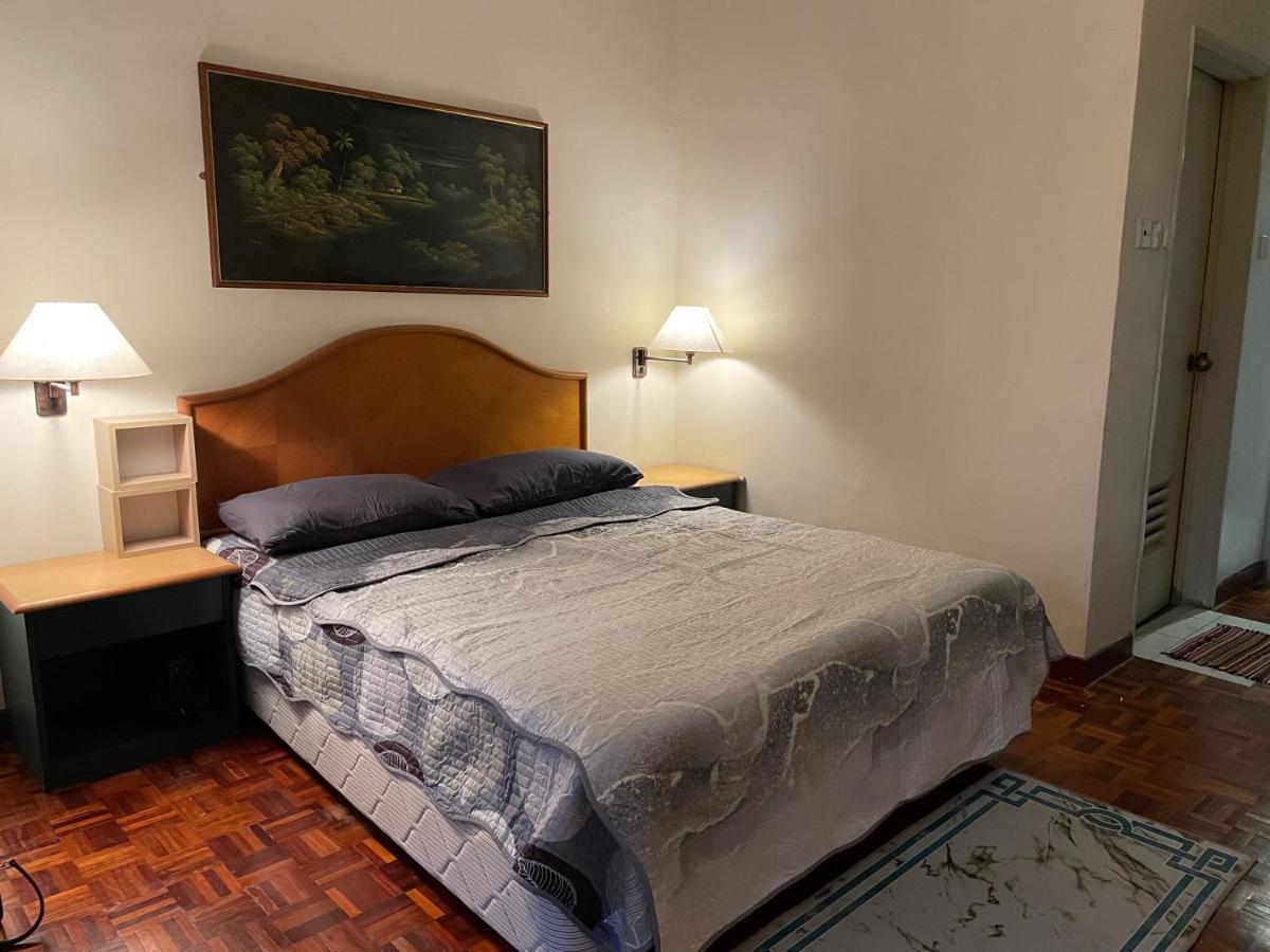 Seri Bulan Teluk Kemang Apartment *